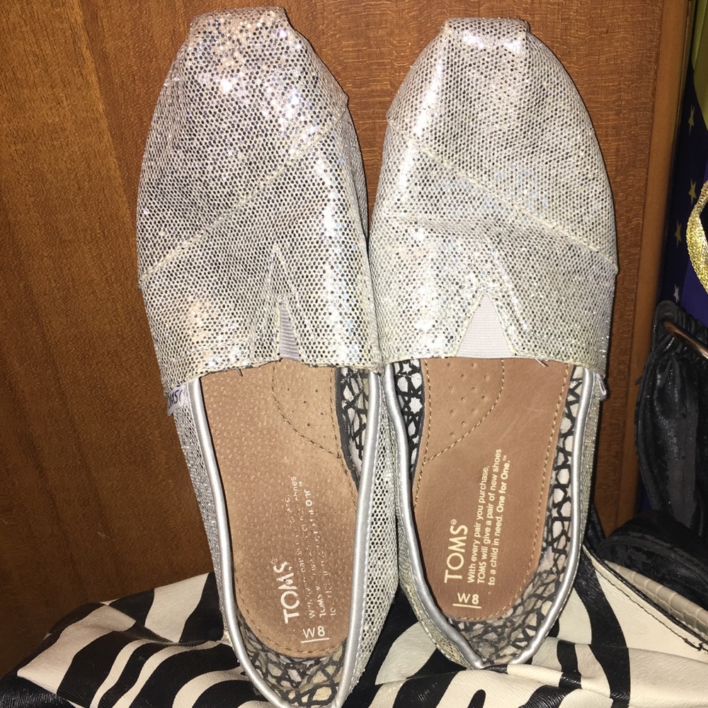 Perfect Condition Classic Silver Sparkle Toms